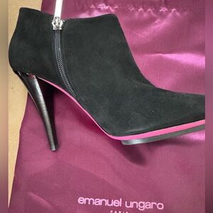 Emanuel Ungaro Black Heels with Pink Trim